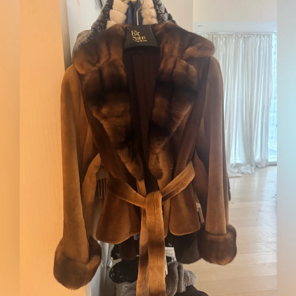 LIKE NEW Sable mink coat from Saks Fifth Avenue - Picture 8 of 8